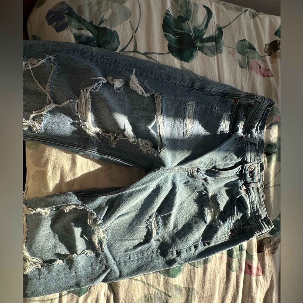 AE Ripped Highest Waist ‘90s Boyfriend Jean (Size: 10 Long)